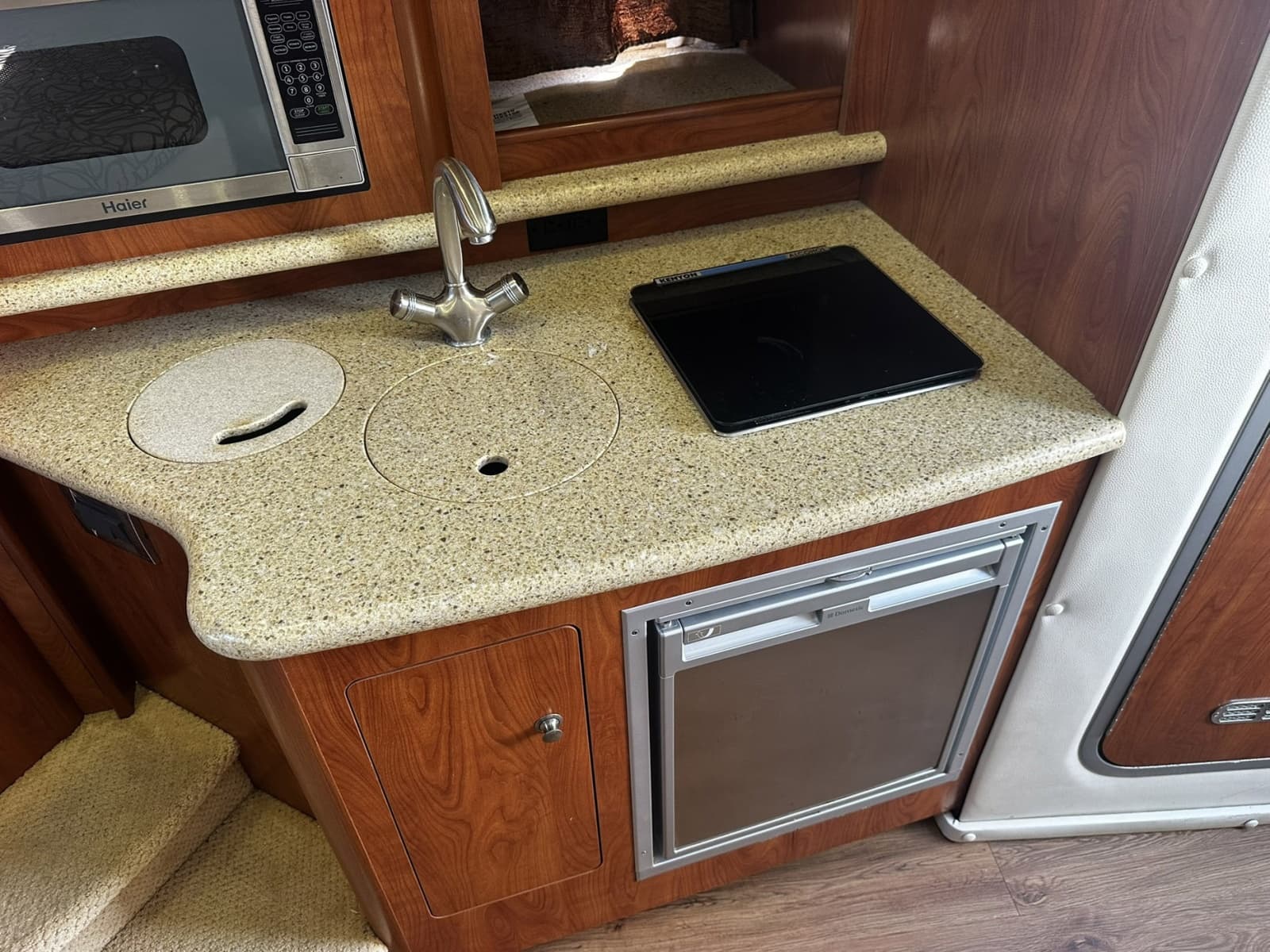2012 Rinker 310 Express Cruiser - Photo 47