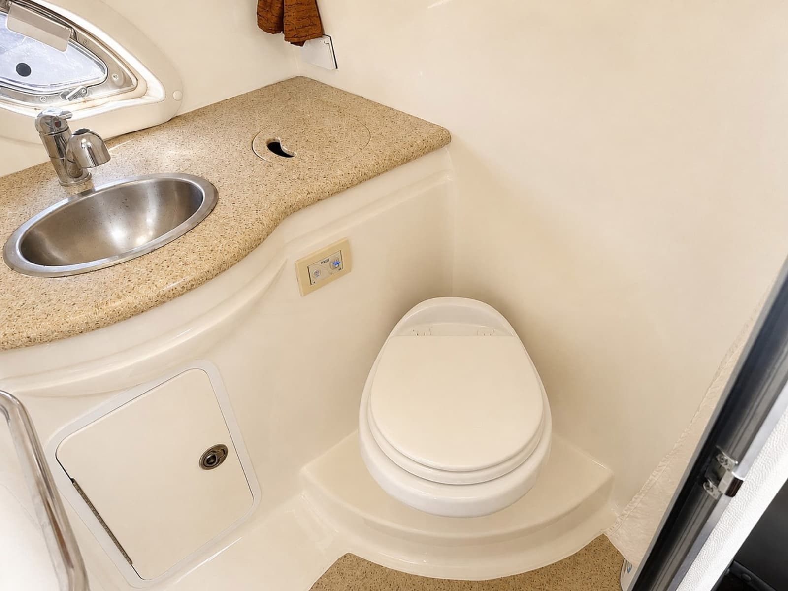 2012 Rinker 310 Express Cruiser - Photo 52