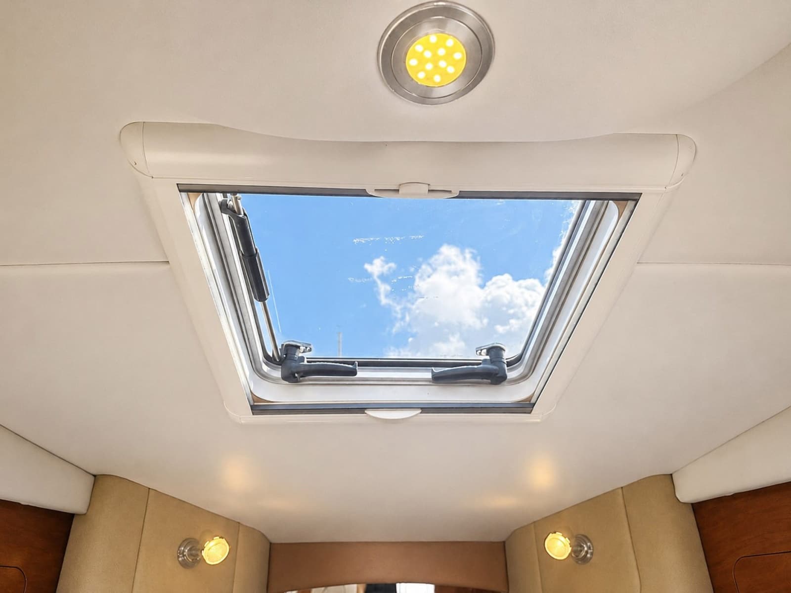 2012 Rinker 310 Express Cruiser - Photo 43
