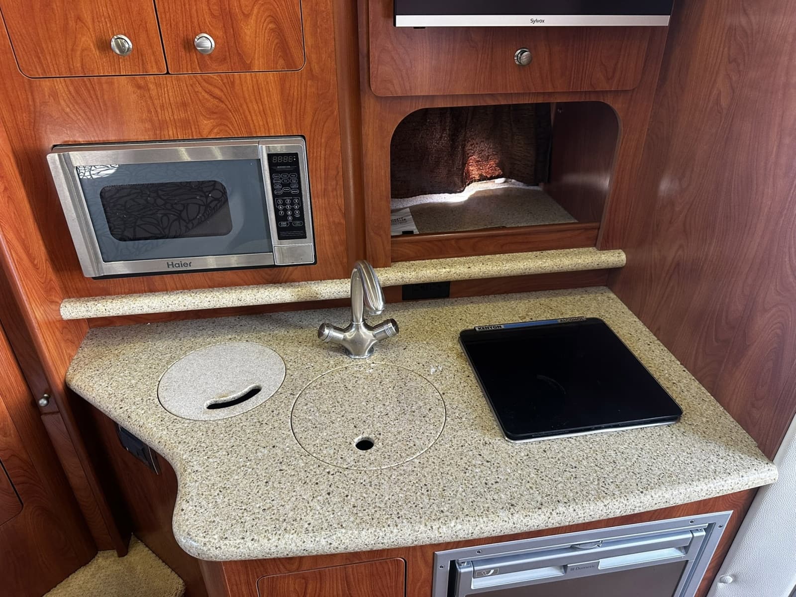 2012 Rinker 310 Express Cruiser - Photo 45