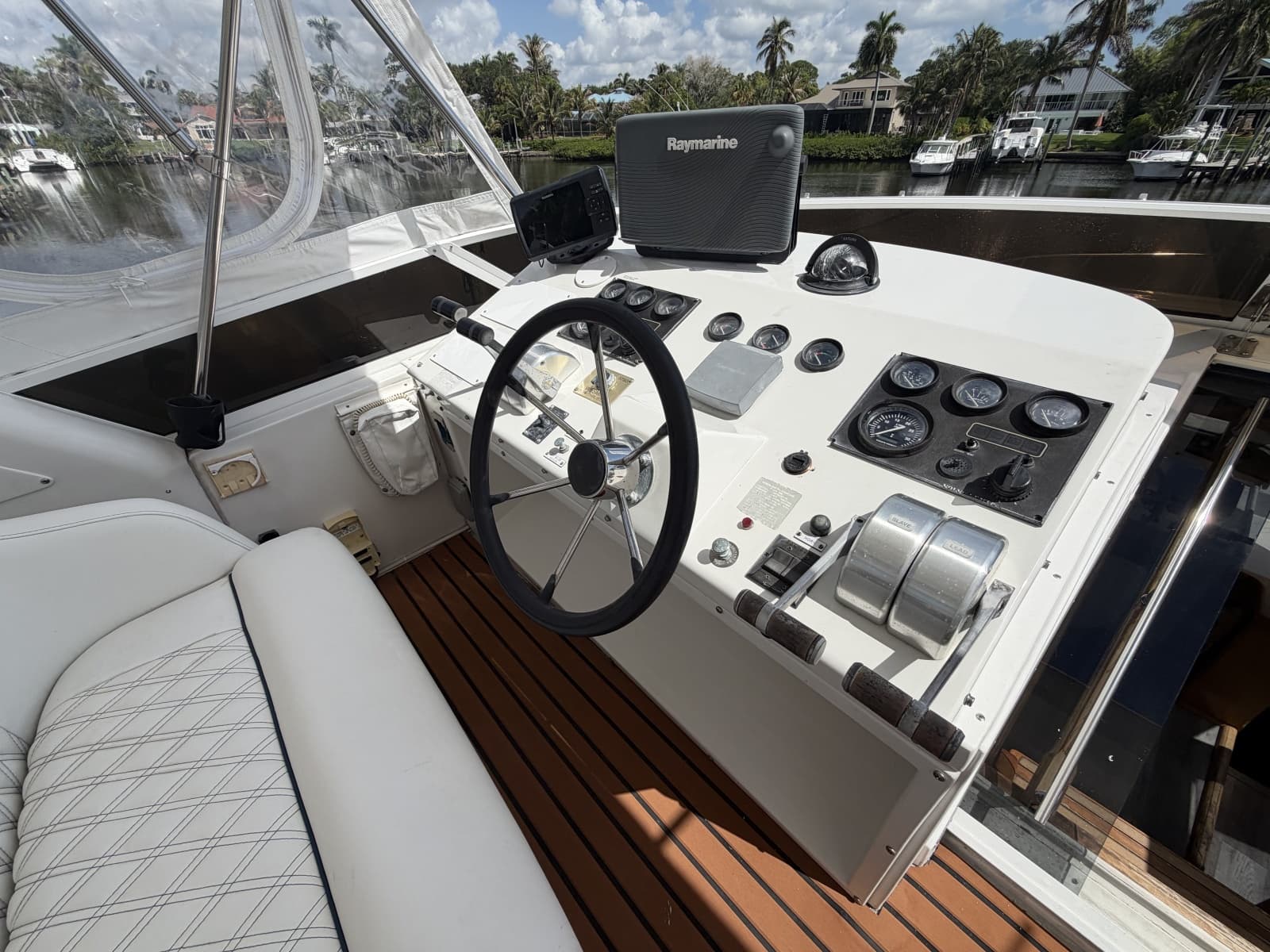 1999 Navigator 5300 - Photo 42