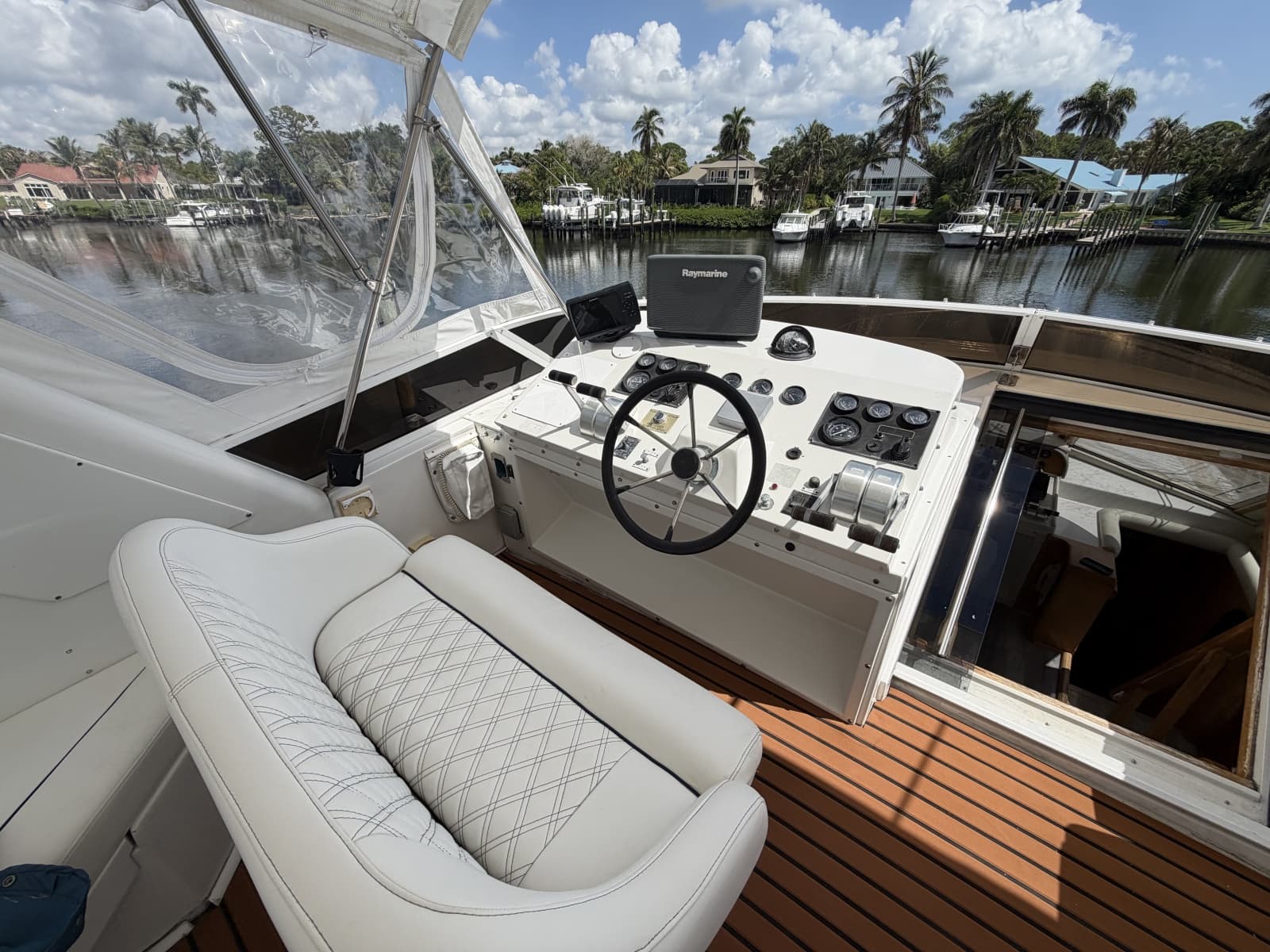 1999 Navigator 5300 - Photo 41