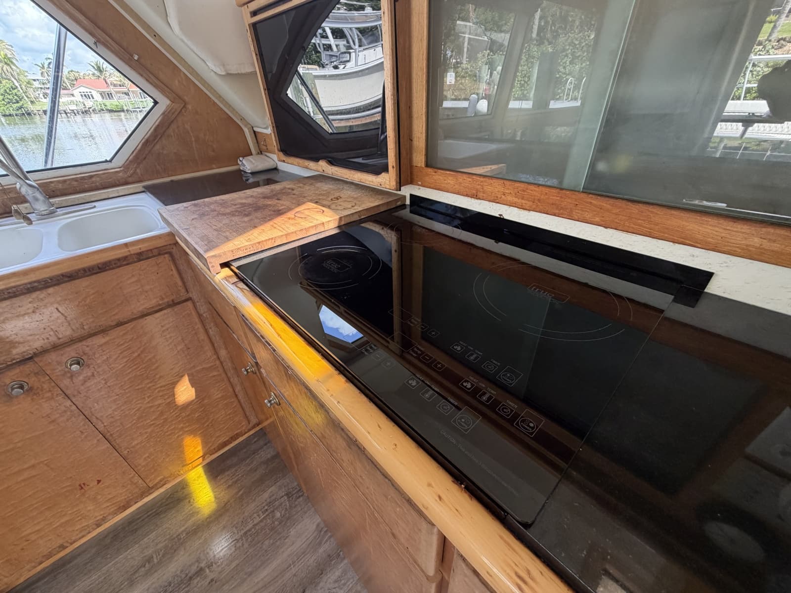 1999 Navigator 5300 - Photo 14