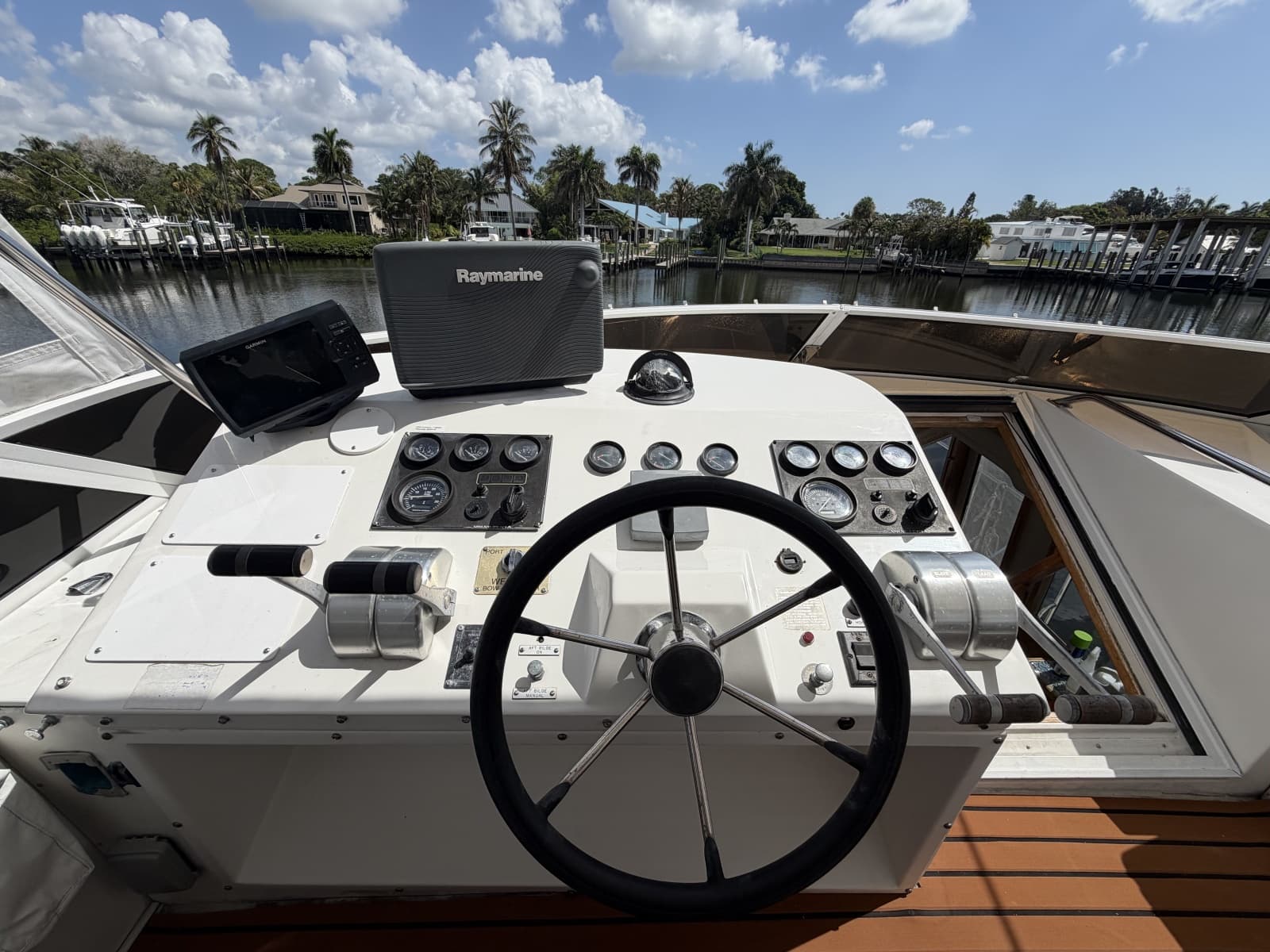 1999 Navigator 5300 - Photo 43