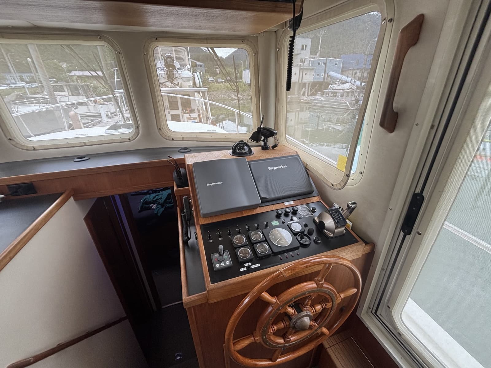 2004 Nordic Tugs 37 - Photo 10