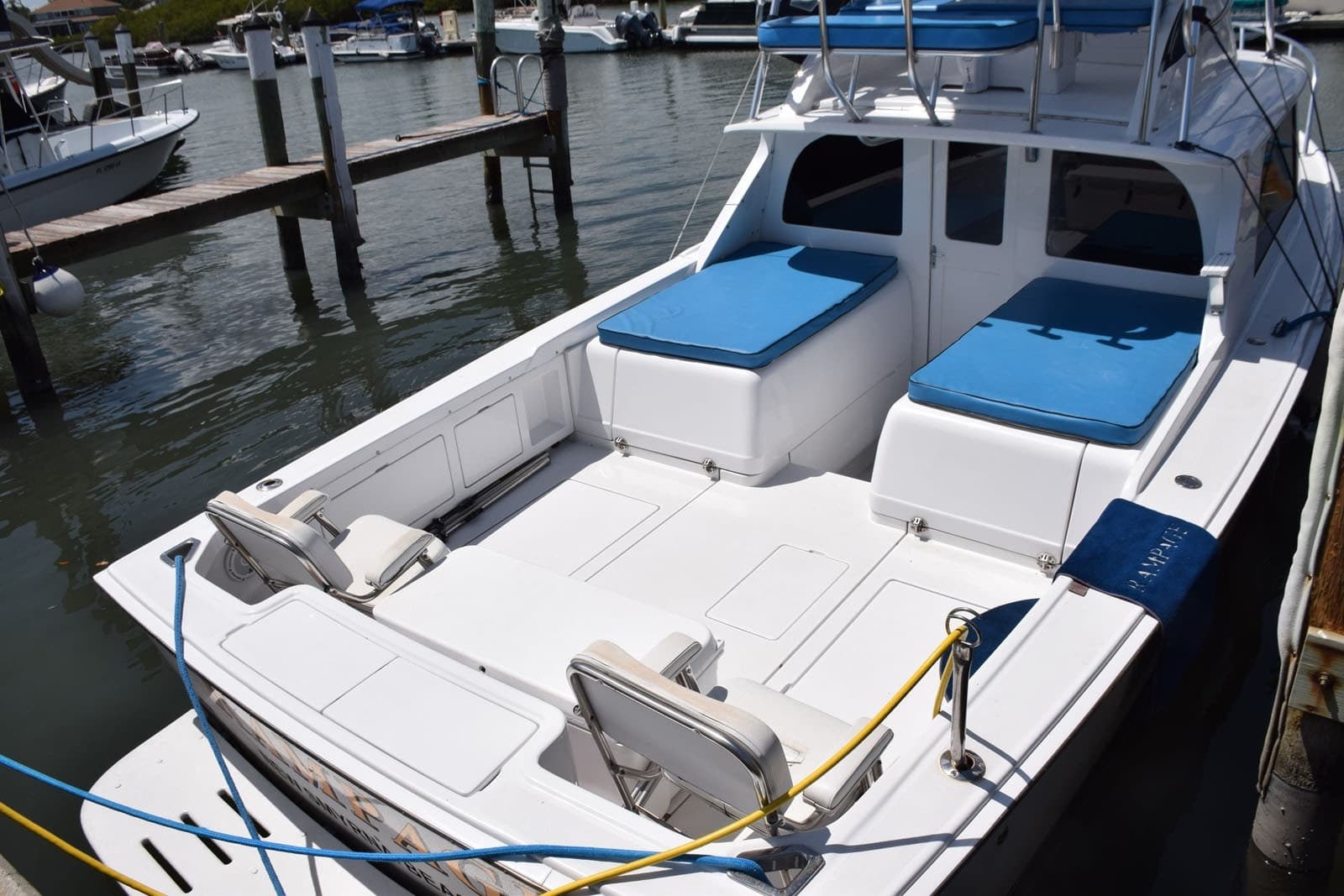1976 Bertram Flybridge Cruiser - Photo 6