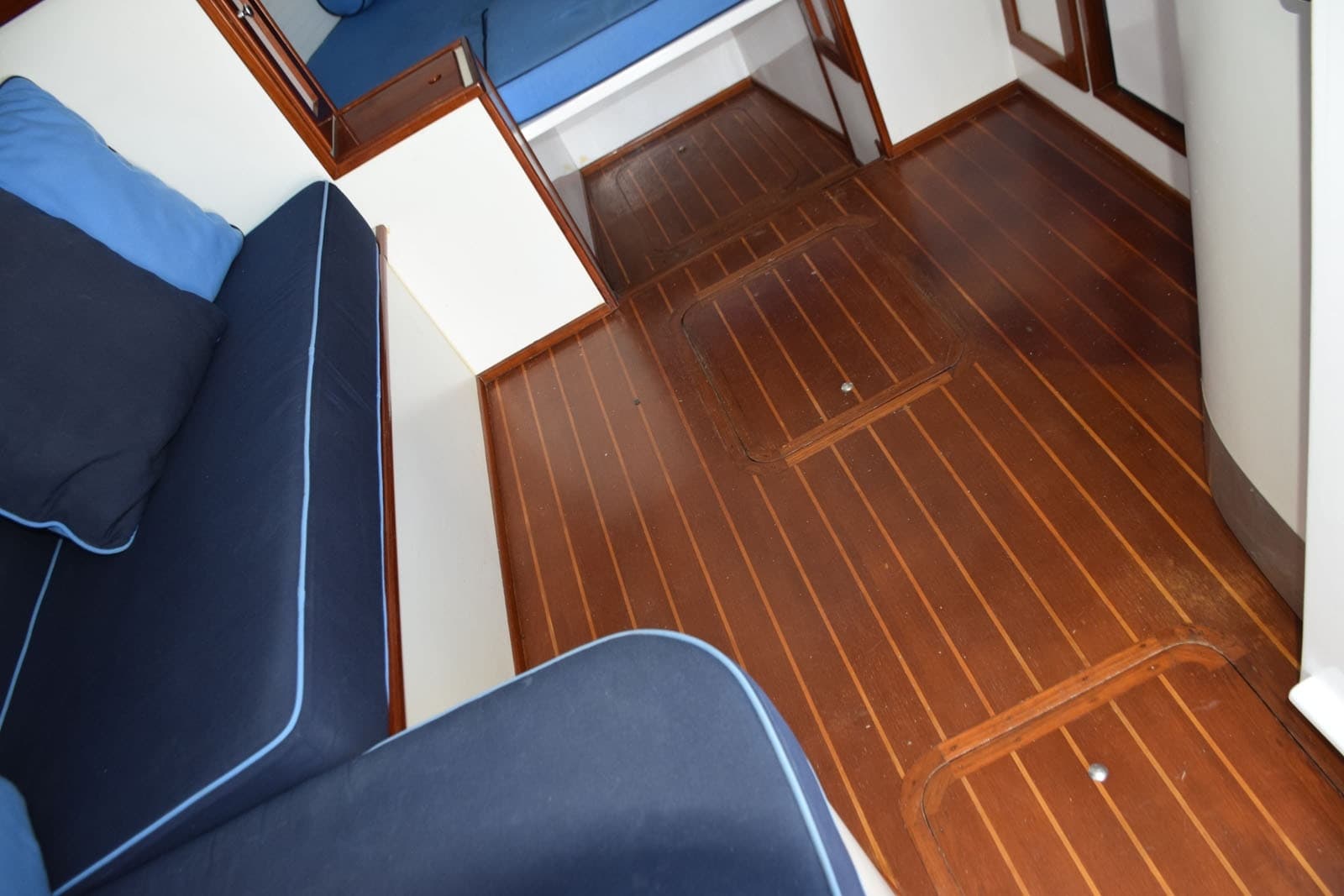 1976 Bertram Flybridge Cruiser - Photo 31