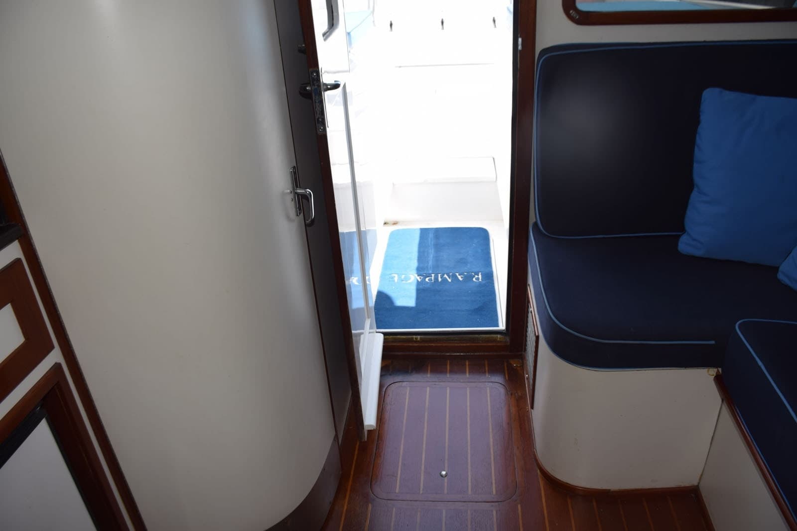 1976 Bertram Flybridge Cruiser - Photo 22