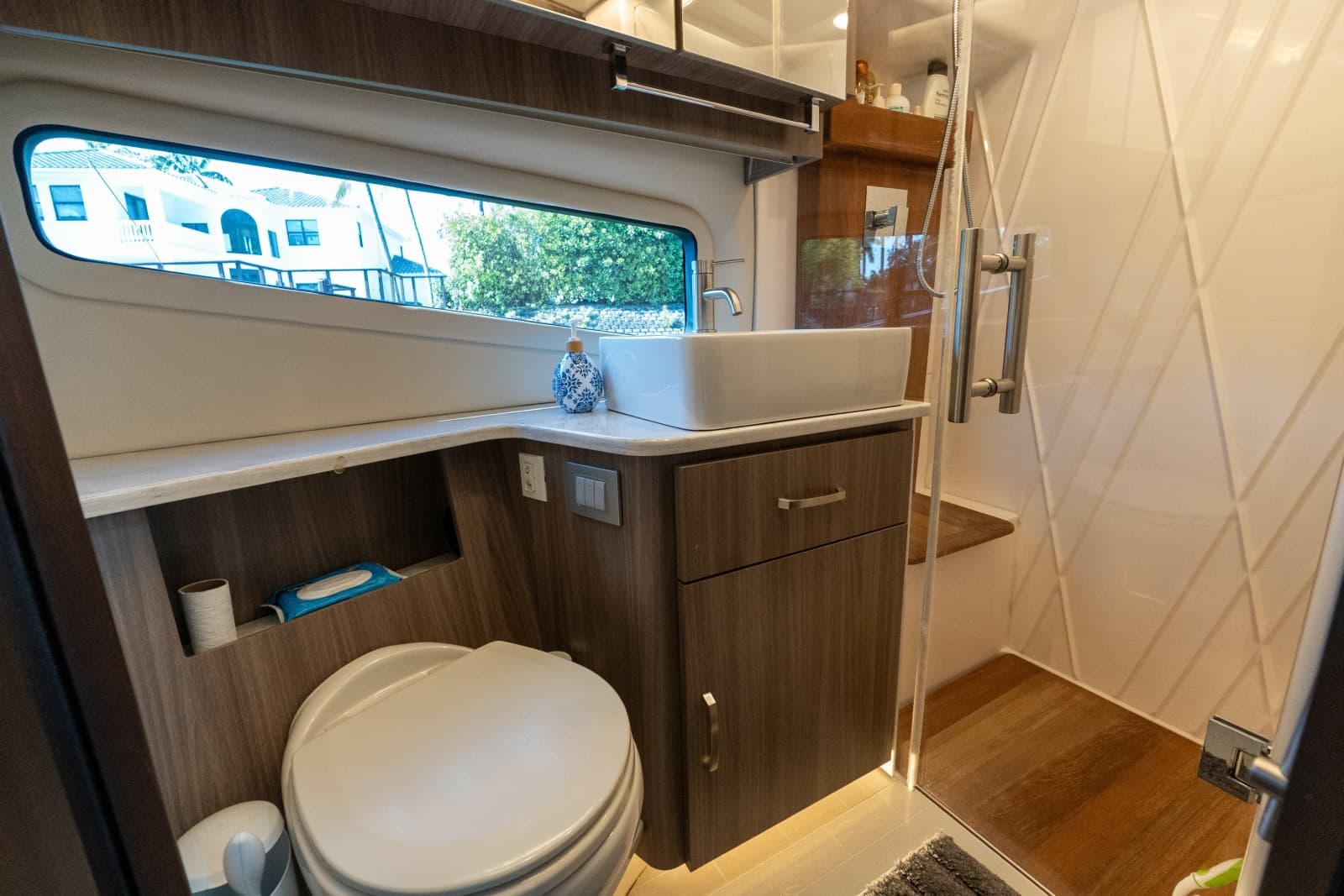 2022 Regal 42 XO - Photo 54