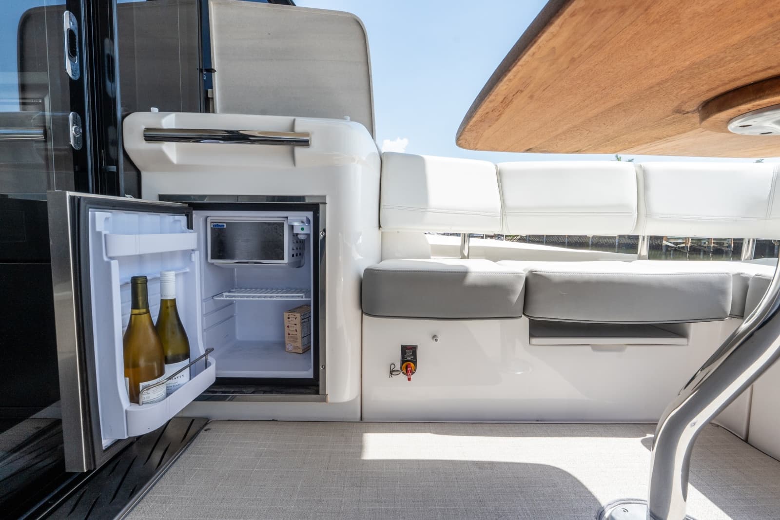 2022 Regal 42 XO - Photo 27