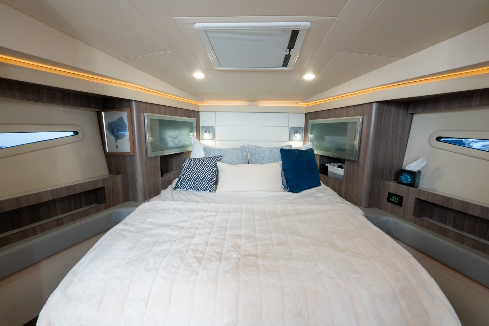 2022 Regal 42 XO - Photo 49