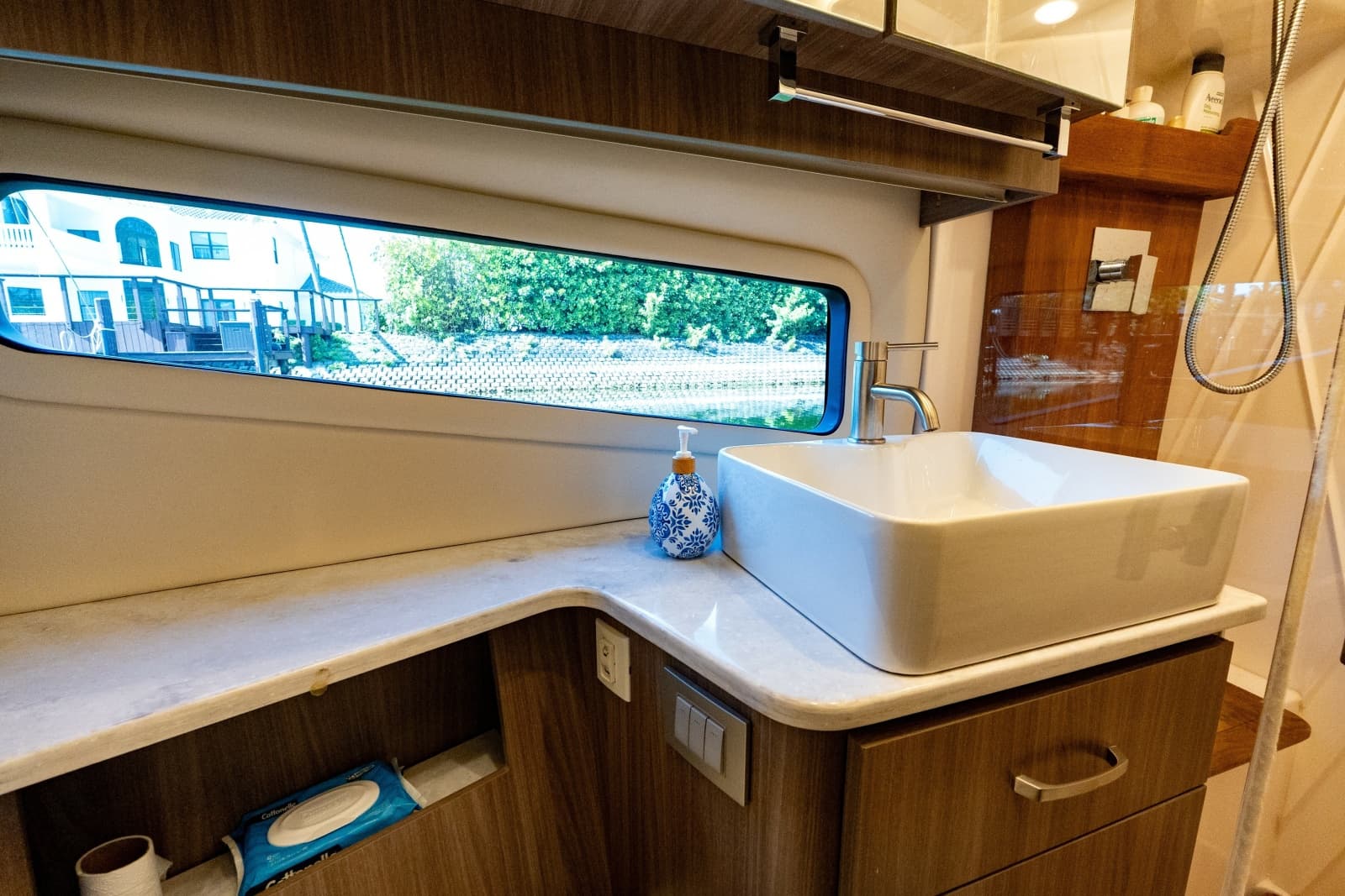 2022 Regal 42 XO - Photo 55