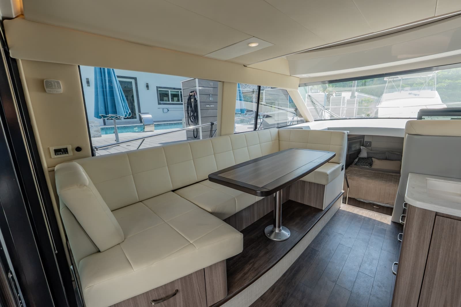 2022 Regal 42 XO - Photo 33