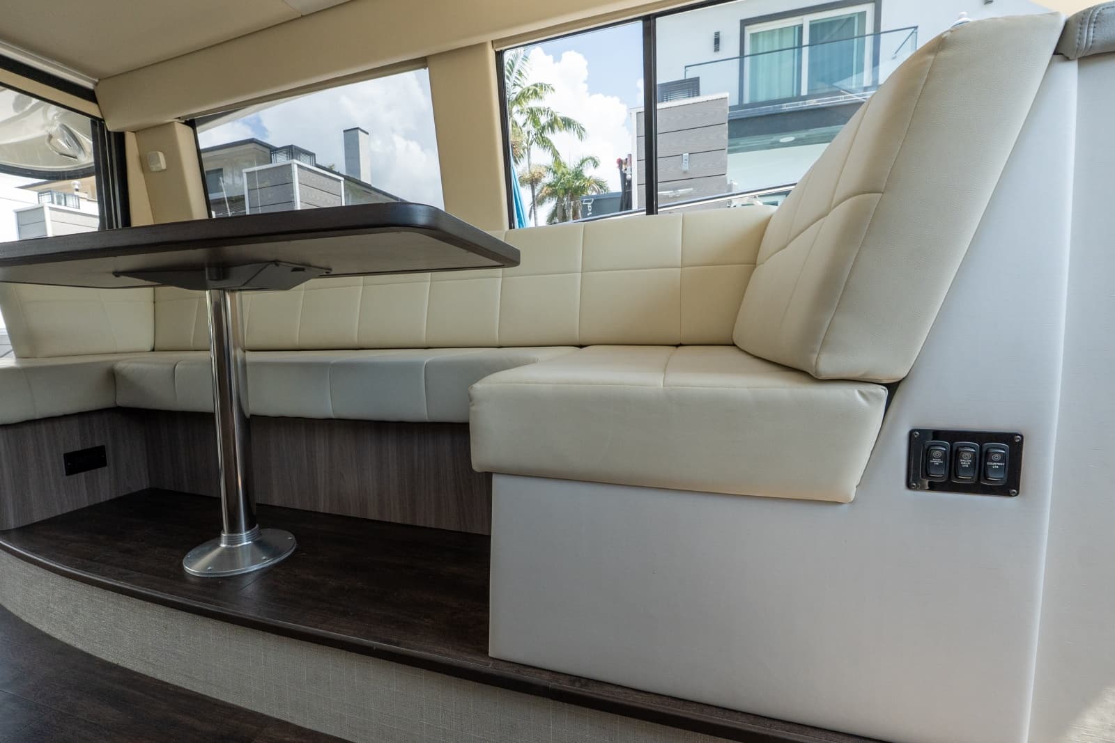 2022 Regal 42 XO - Photo 35