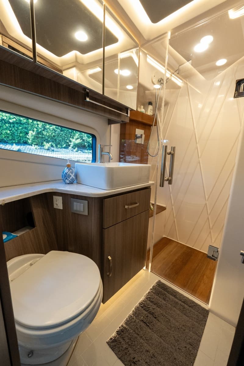 2022 Regal 42 XO - Photo 53