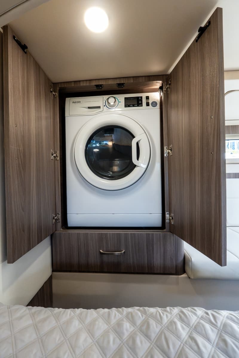 2022 Regal 42 XO - Photo 63