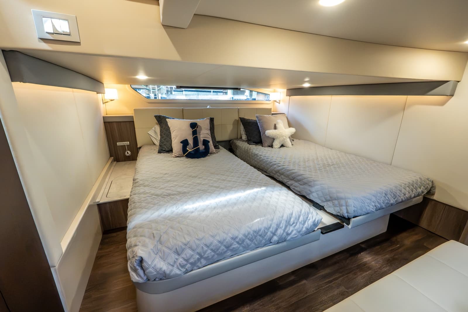 2022 Regal 42 XO - Photo 60