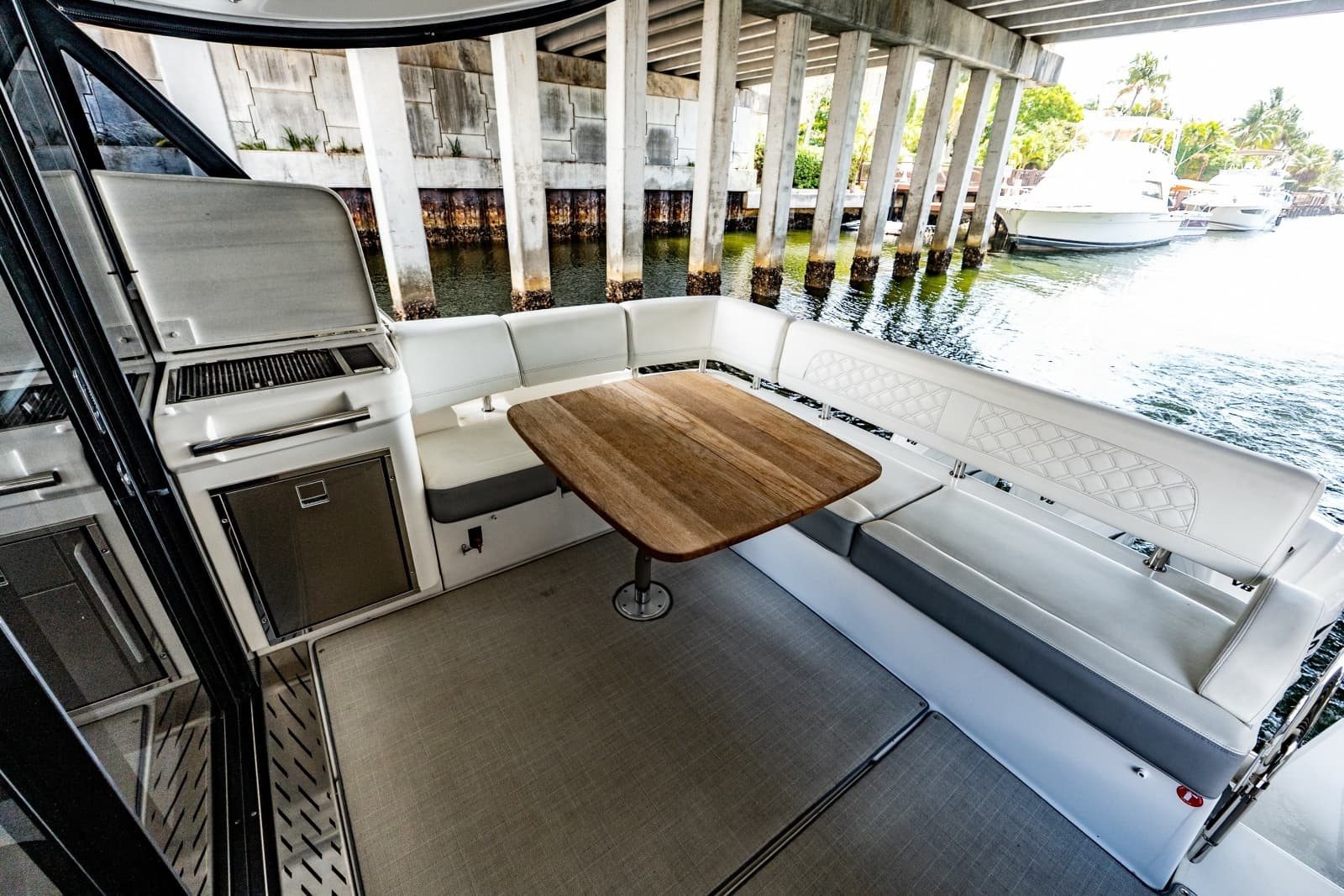 2022 Regal 42 XO - Photo 26