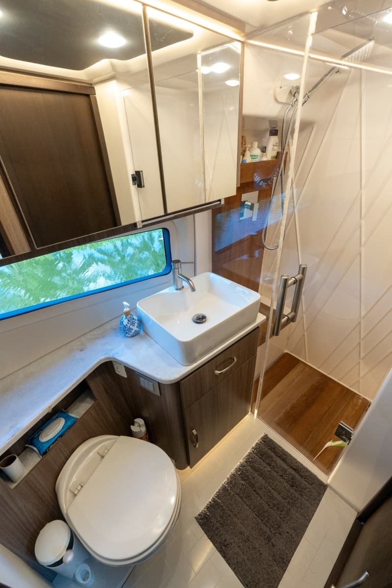 2022 Regal 42 XO - Photo 52