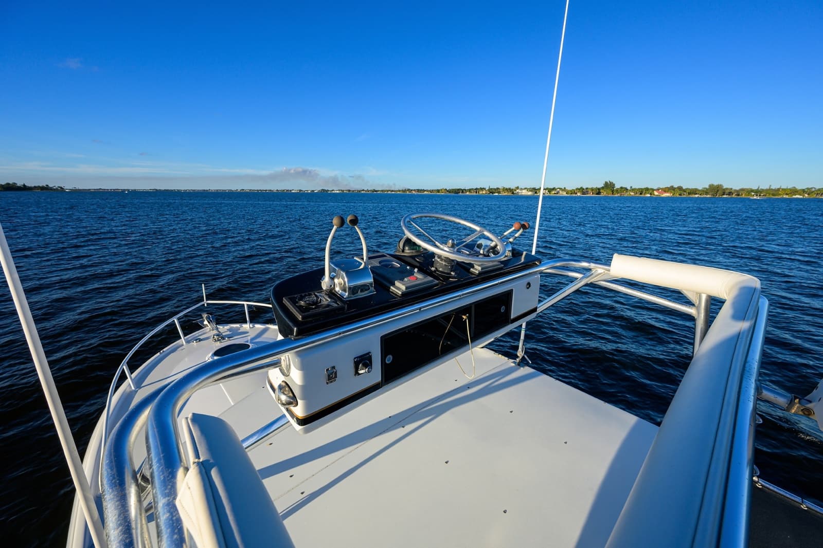 1998 Lazzara Yachts 28 Aura Tournament - Photo 29