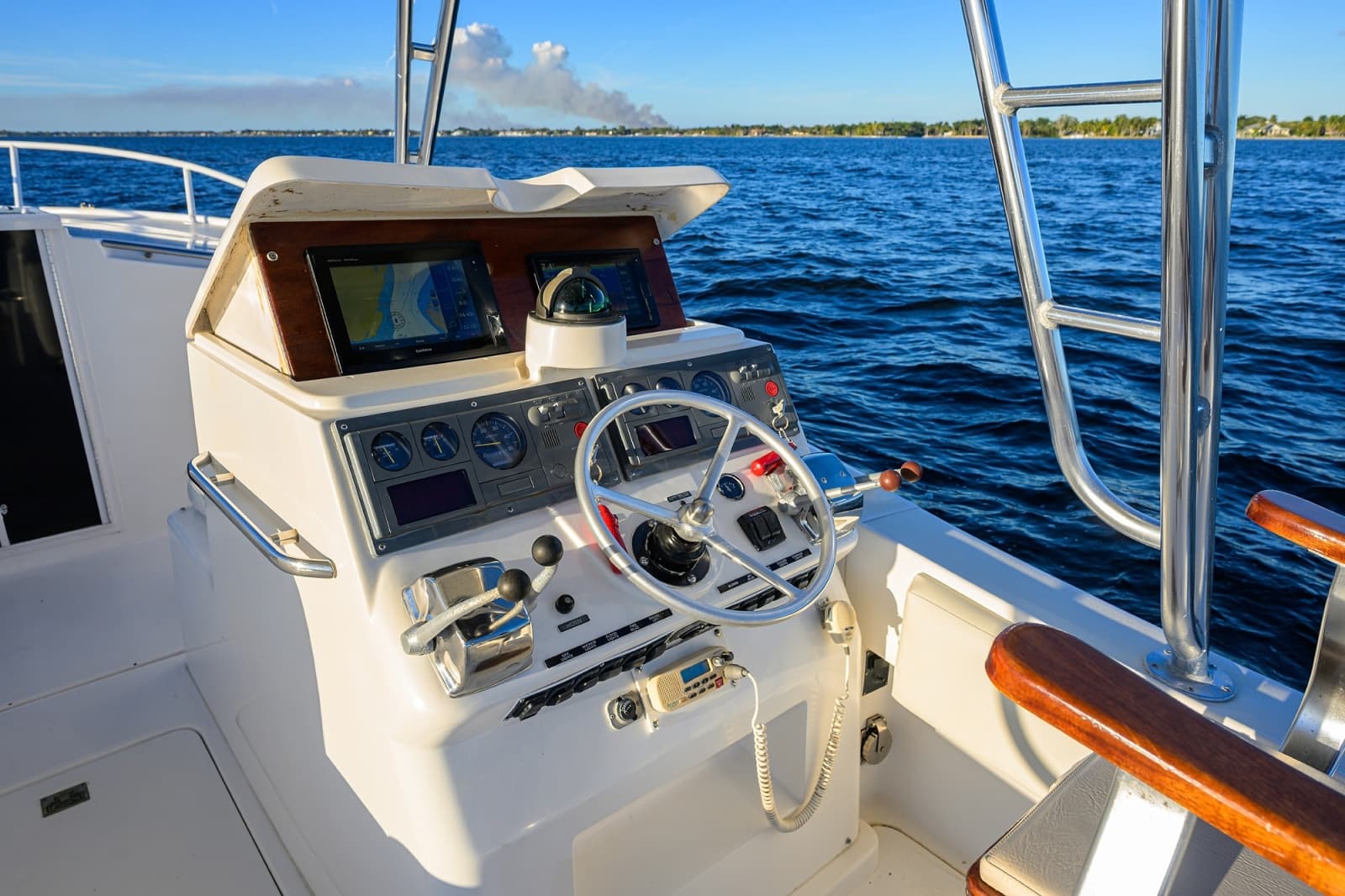 1998 Lazzara Yachts 28 Aura Tournament - Photo 27