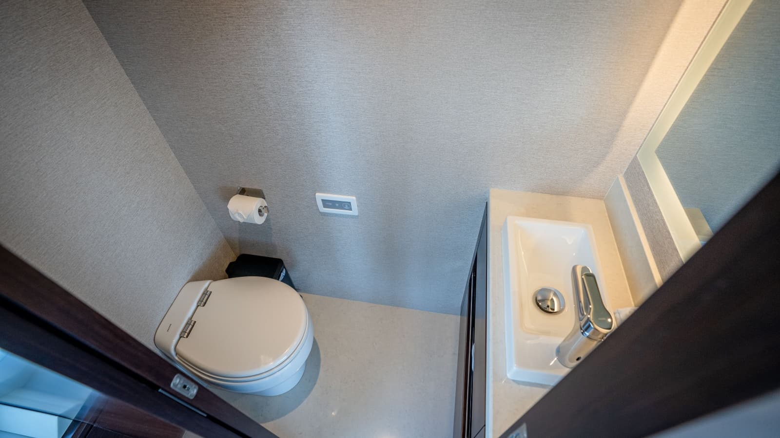 2025 Ocean Alexander 32L - Photo 50