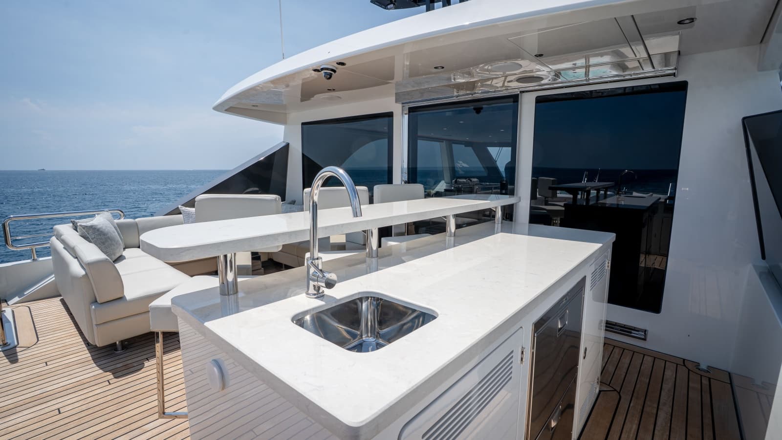 2025 Ocean Alexander 32L - Photo 24