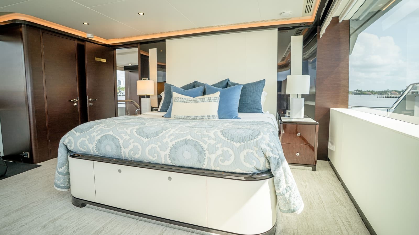 2025 Ocean Alexander 32L - Photo 60