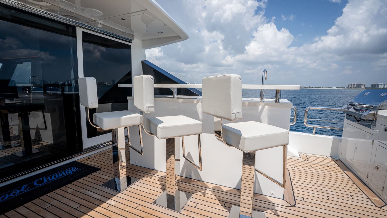 2025 Ocean Alexander 32L - Photo 23