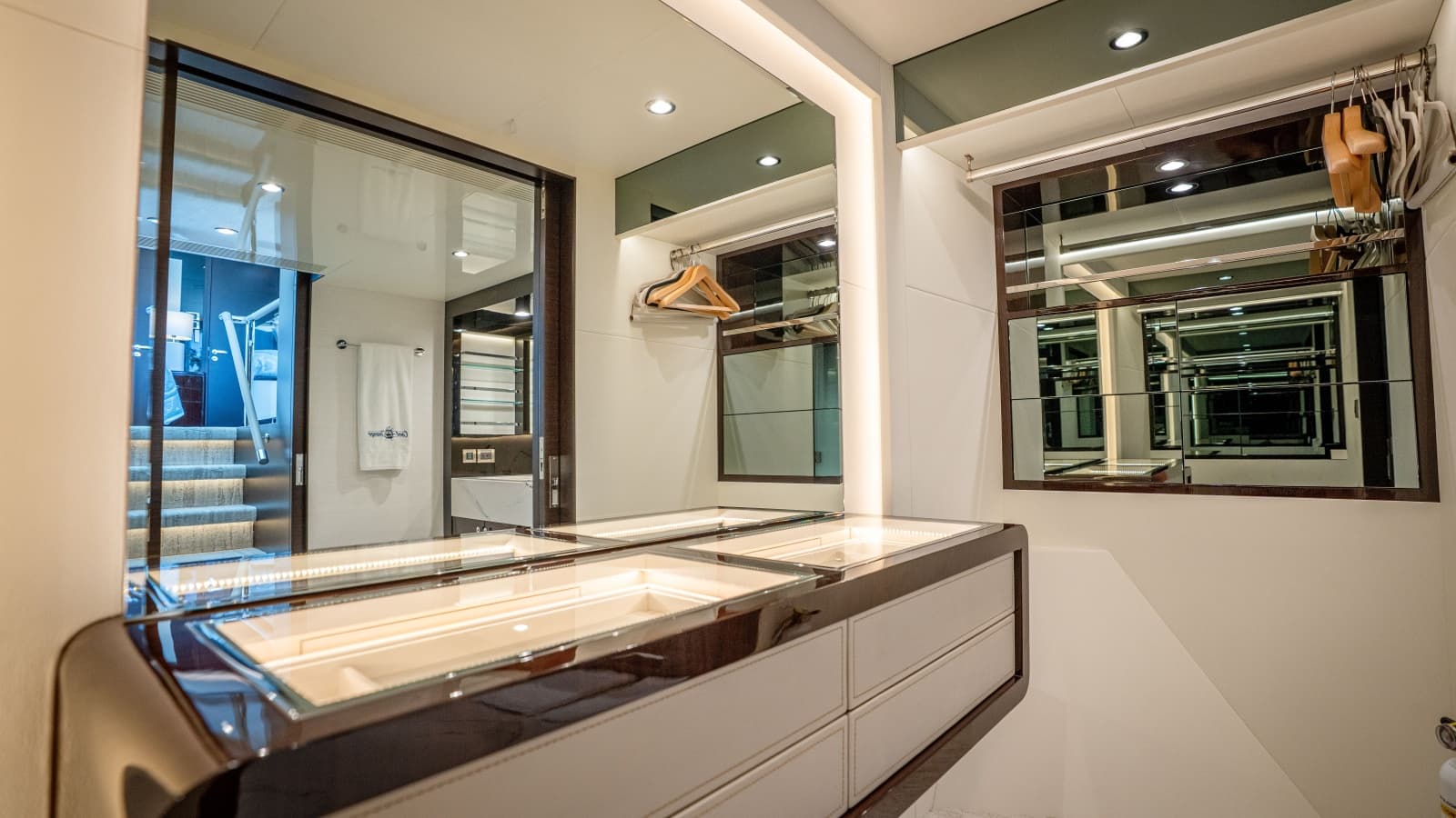 2025 Ocean Alexander 32L - Photo 69