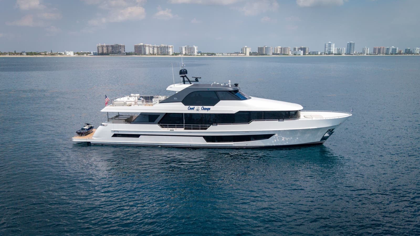 2025 Ocean Alexander 32L - Photo 5