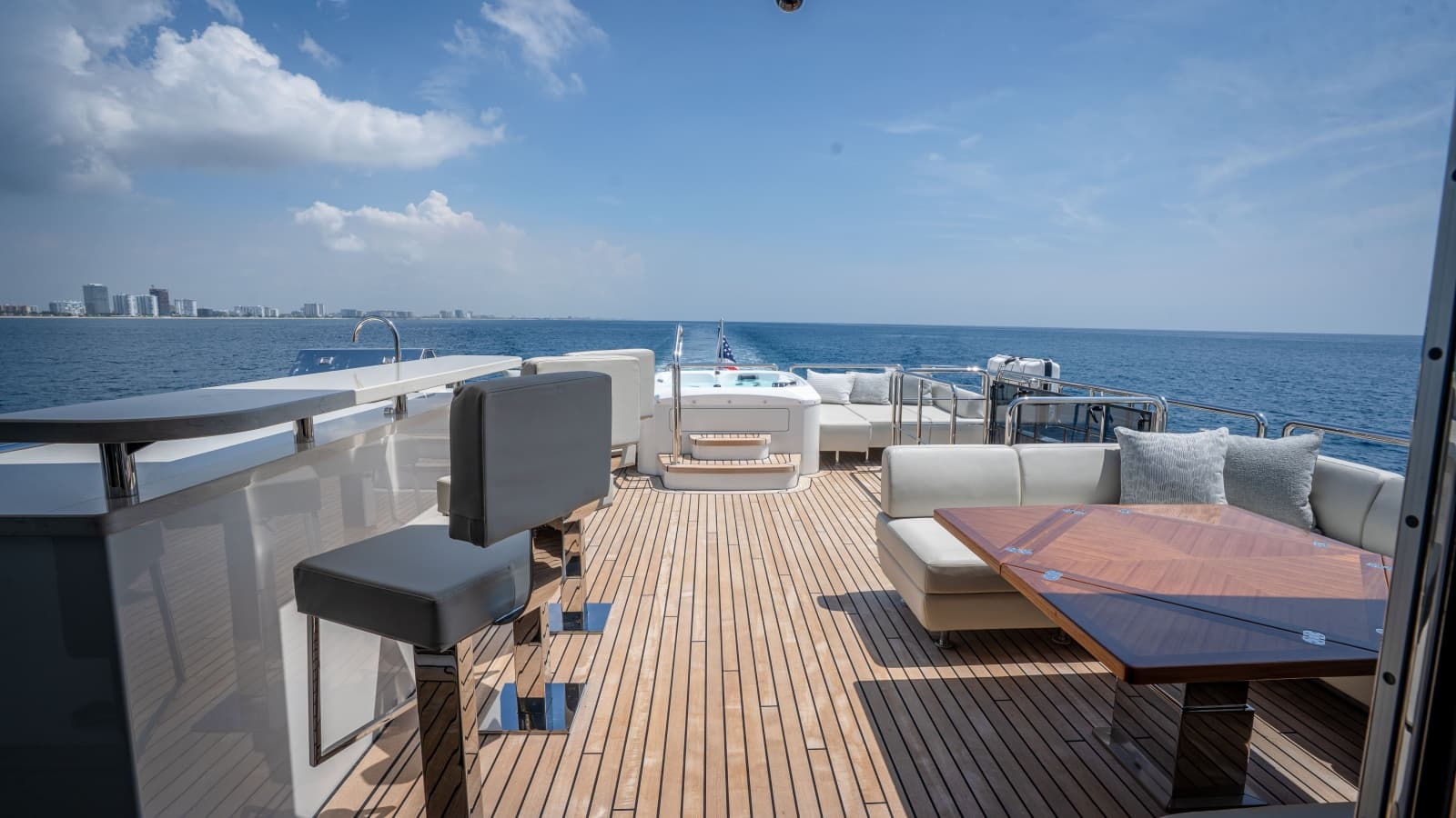 2025 Ocean Alexander 32L - Photo 25
