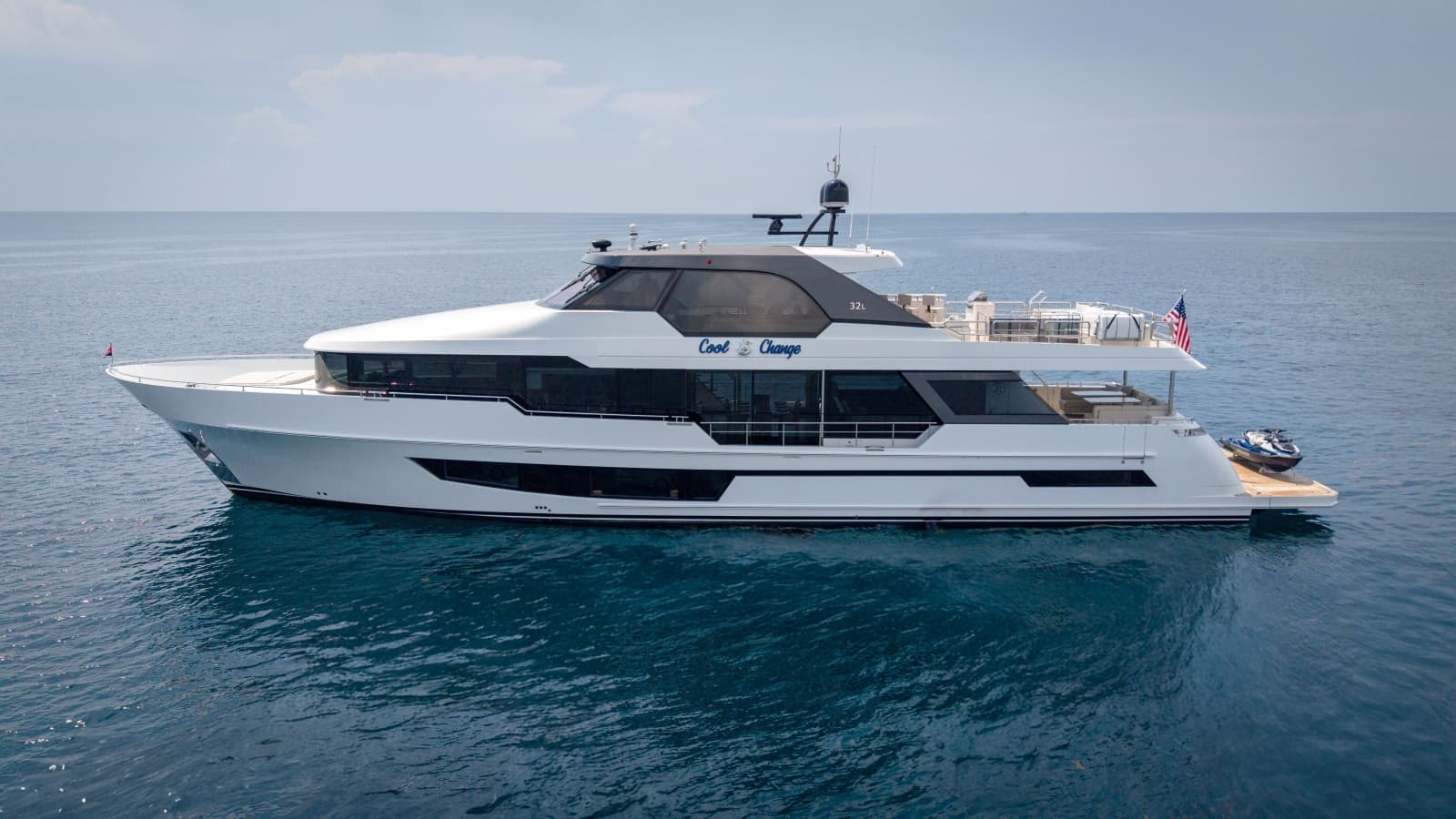 2025 Ocean Alexander 32L - Photo 2