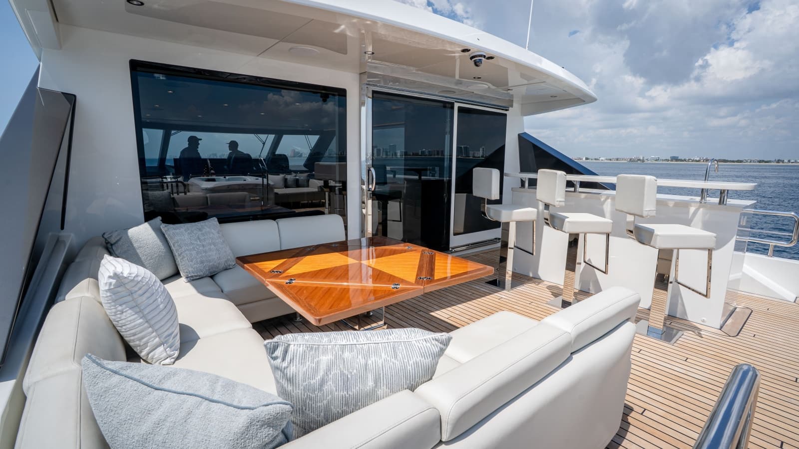 2025 Ocean Alexander 32L - Photo 22