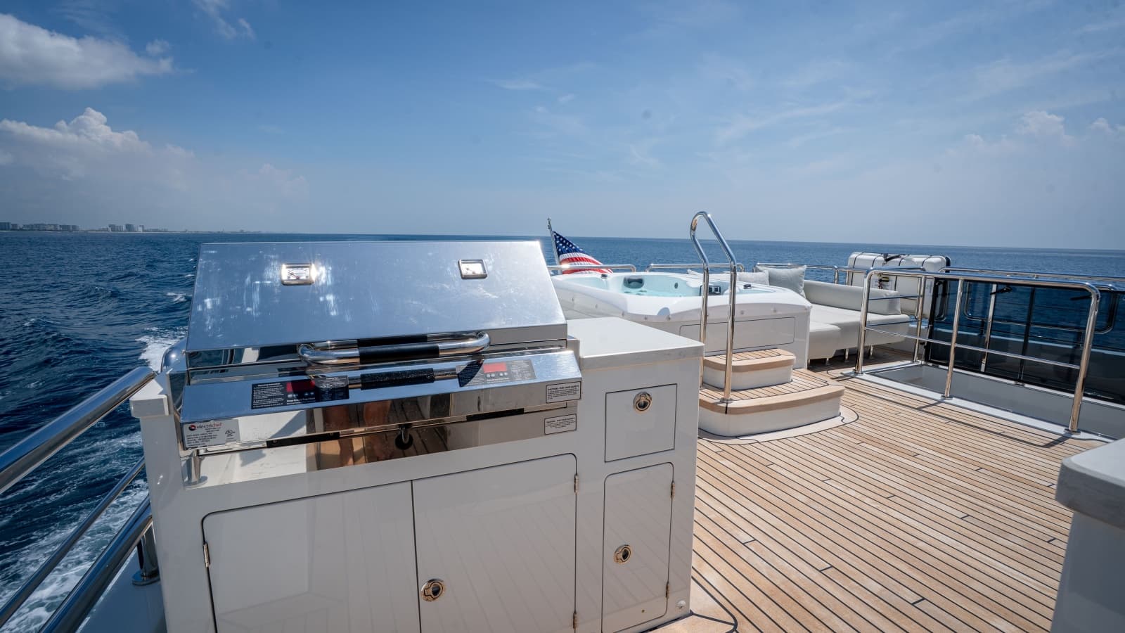 2025 Ocean Alexander 32L - Photo 20