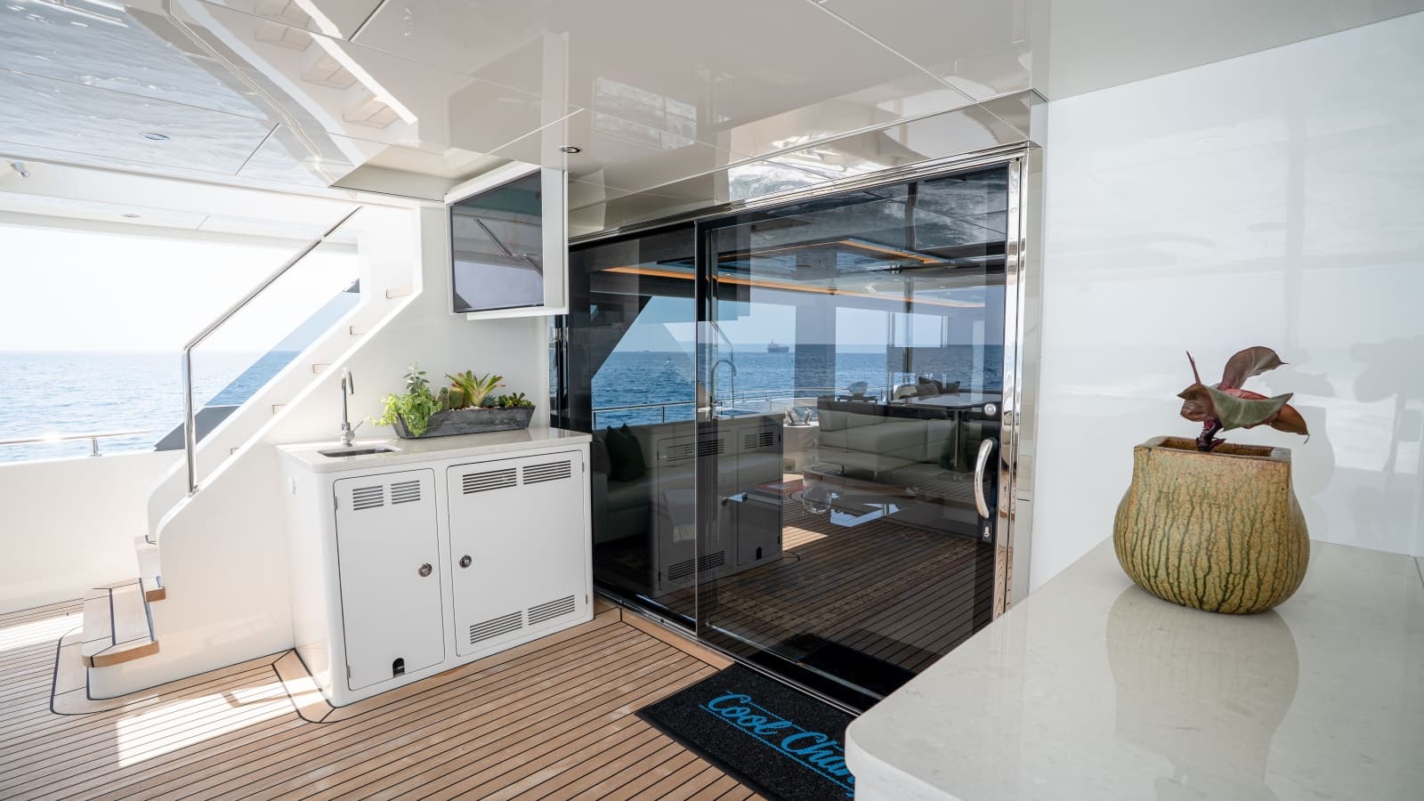 2025 Ocean Alexander 32L - Photo 14