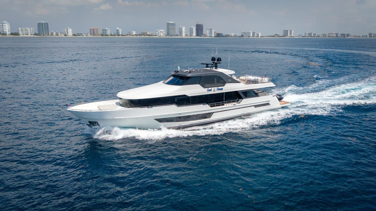 2025 Ocean Alexander 32L - Photo 1