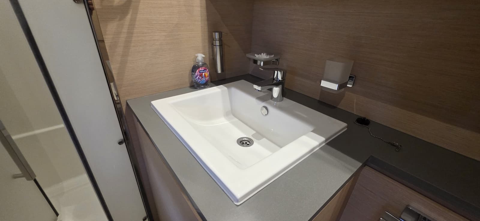 2018 Fountaine Pajot Motor Yacht 44 - Photo 67