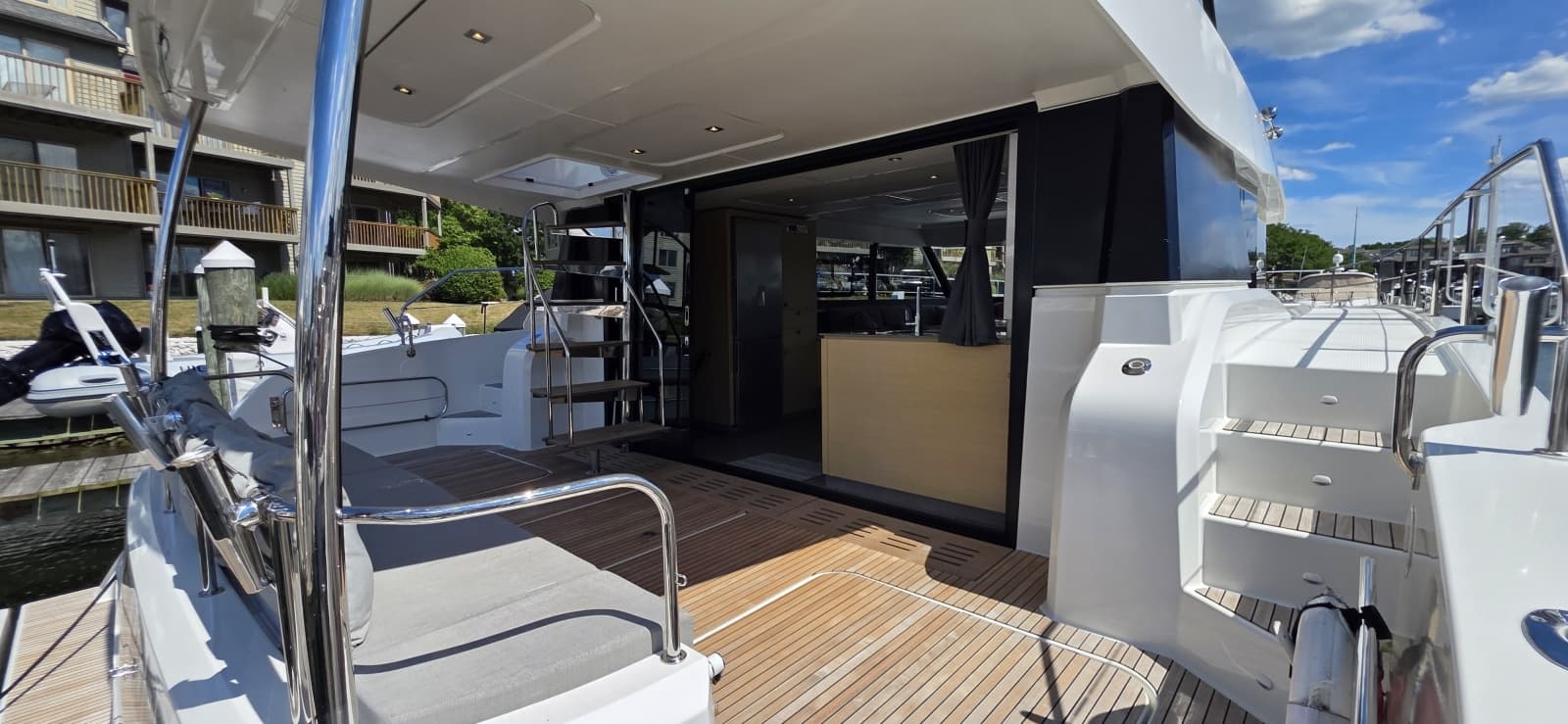 2018 Fountaine Pajot Motor Yacht 44 - Photo 11