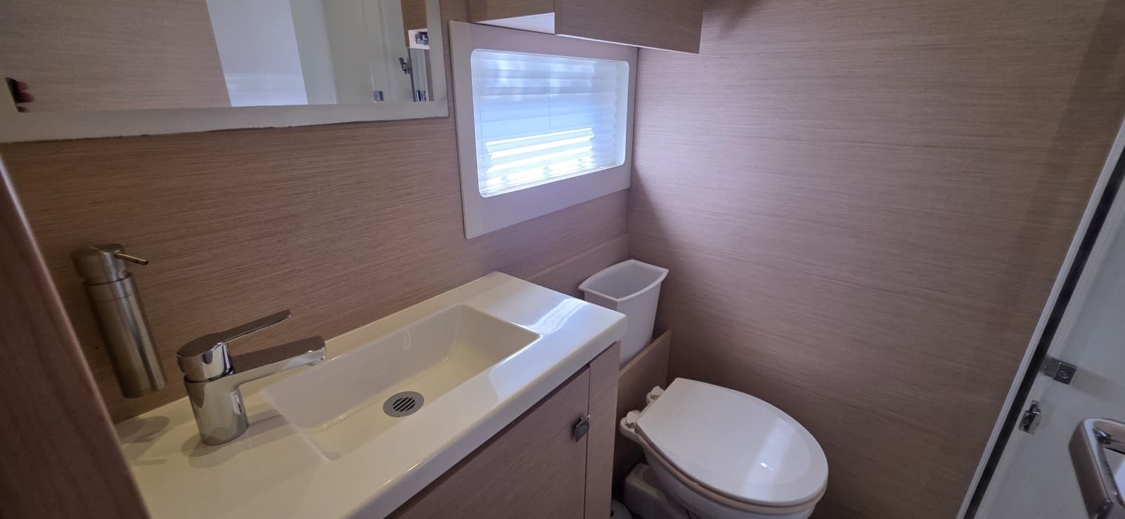 2018 Fountaine Pajot Motor Yacht 44 - Photo 53