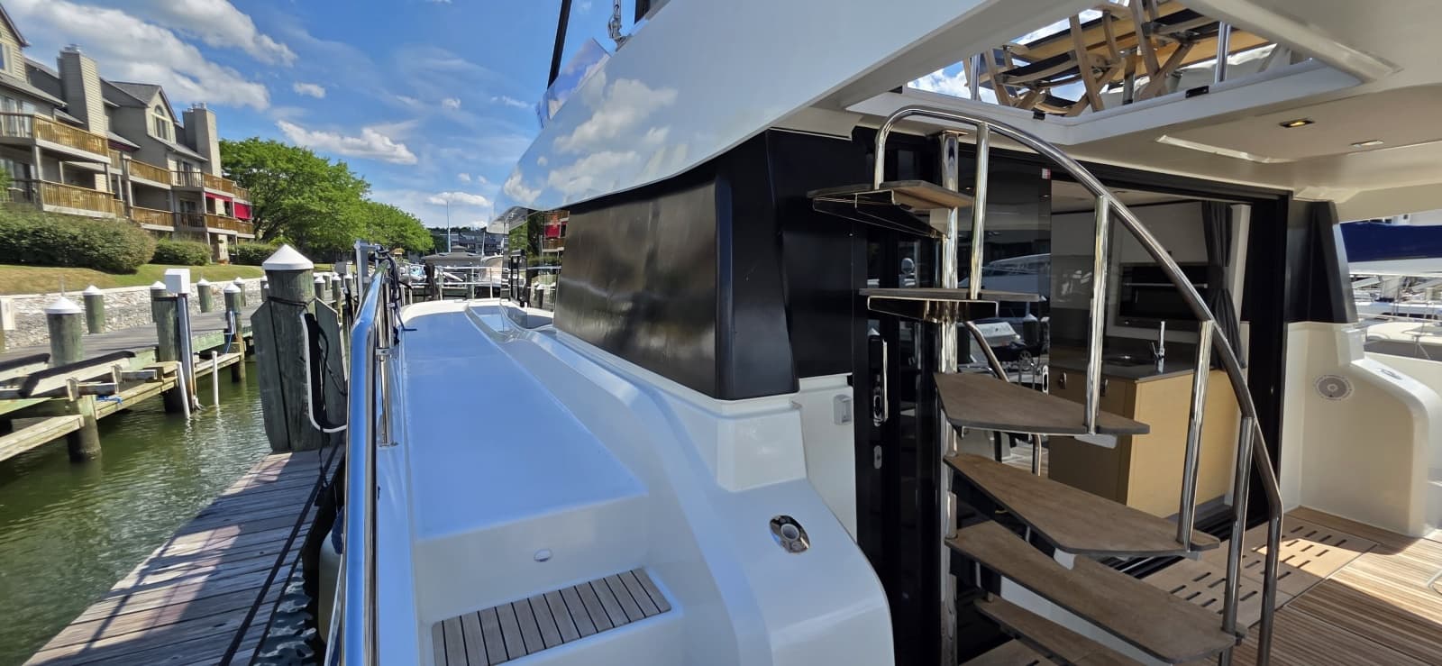 2018 Fountaine Pajot Motor Yacht 44 - Photo 18