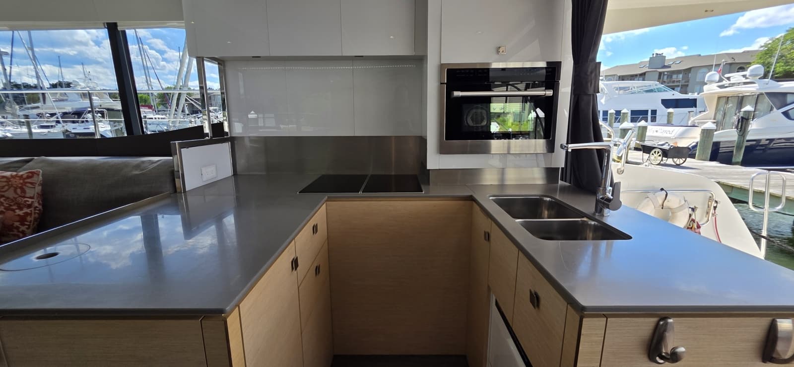 2018 Fountaine Pajot Motor Yacht 44 - Photo 21