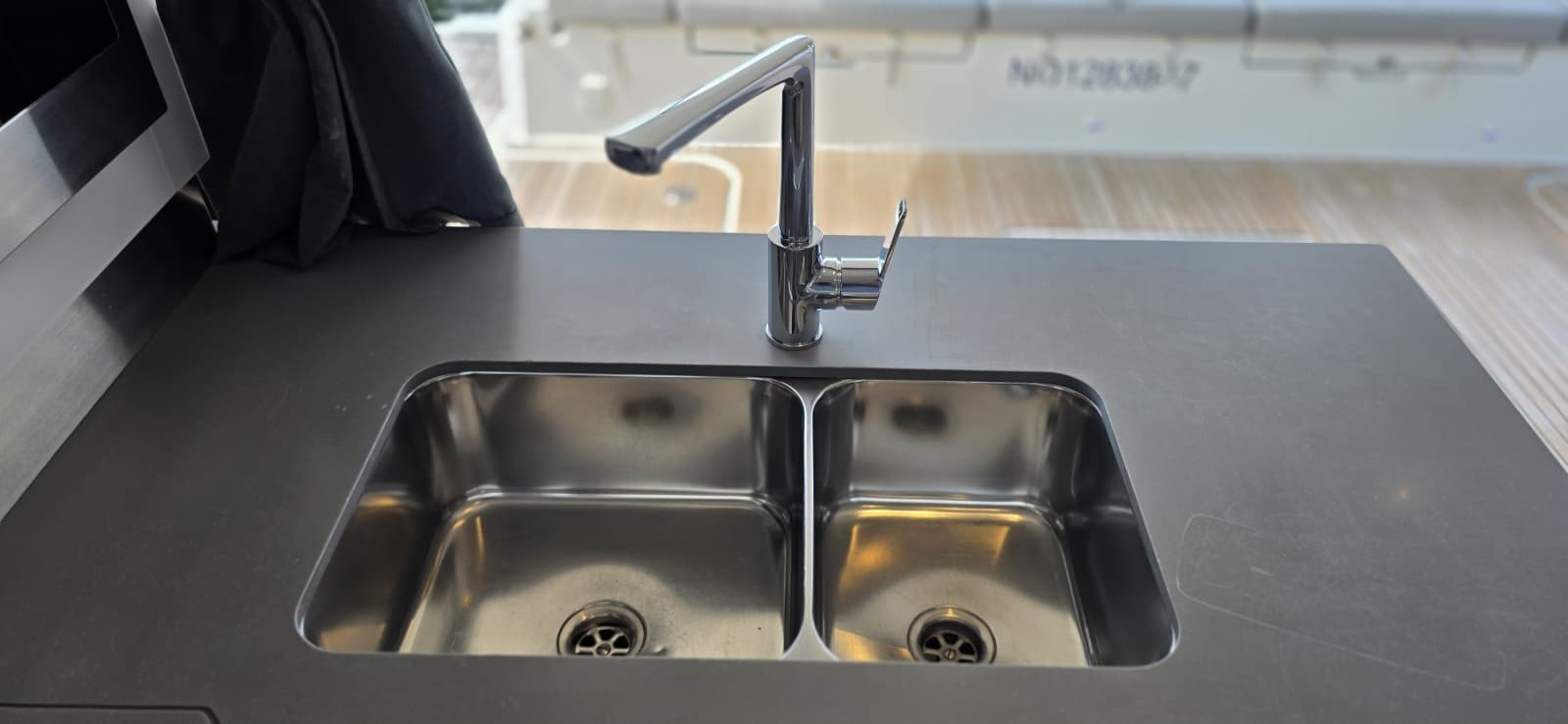 2018 Fountaine Pajot Motor Yacht 44 - Photo 23