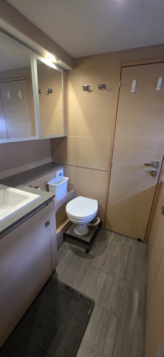 2018 Fountaine Pajot Motor Yacht 44 - Photo 65
