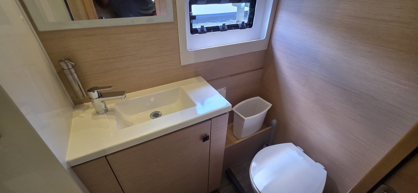 2018 Fountaine Pajot Motor Yacht 44 - Photo 50