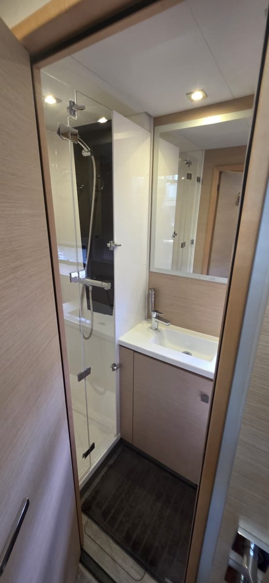 2018 Fountaine Pajot Motor Yacht 44 - Photo 48