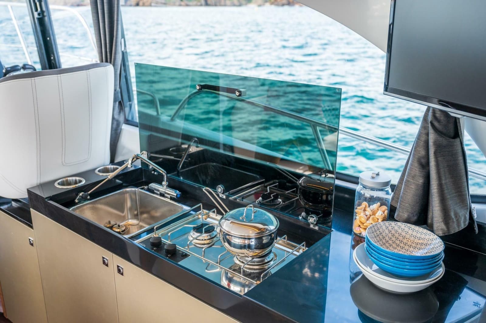 2027 Beneteau Antares 11 Coupe - Photo 11