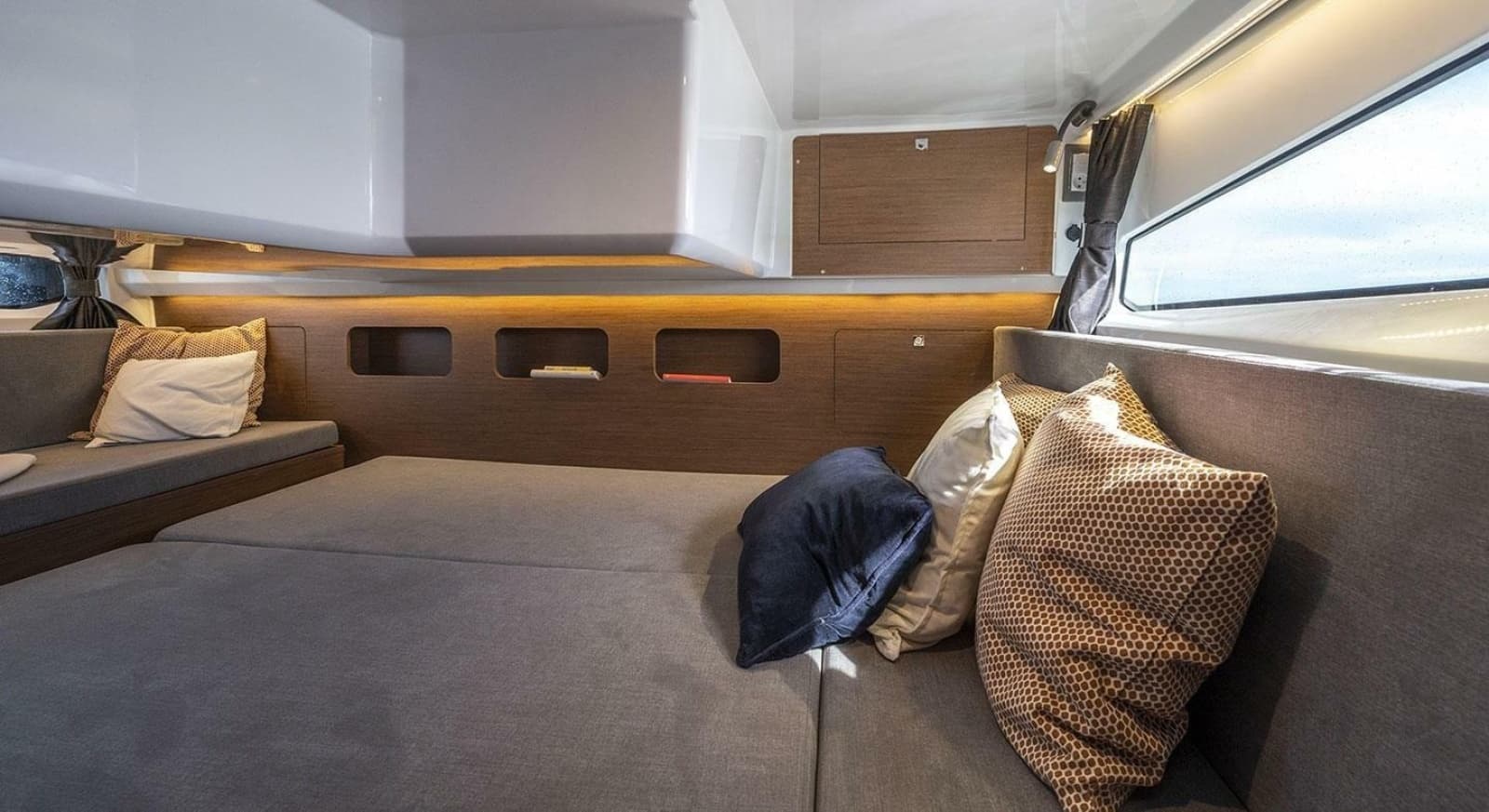 2027 Beneteau Antares 11 Coupe - Photo 14