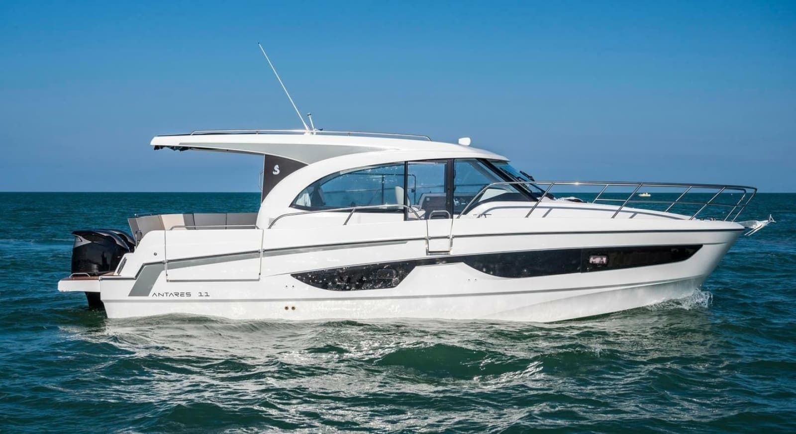 2027 Beneteau Antares 11 Coupe - Photo 3