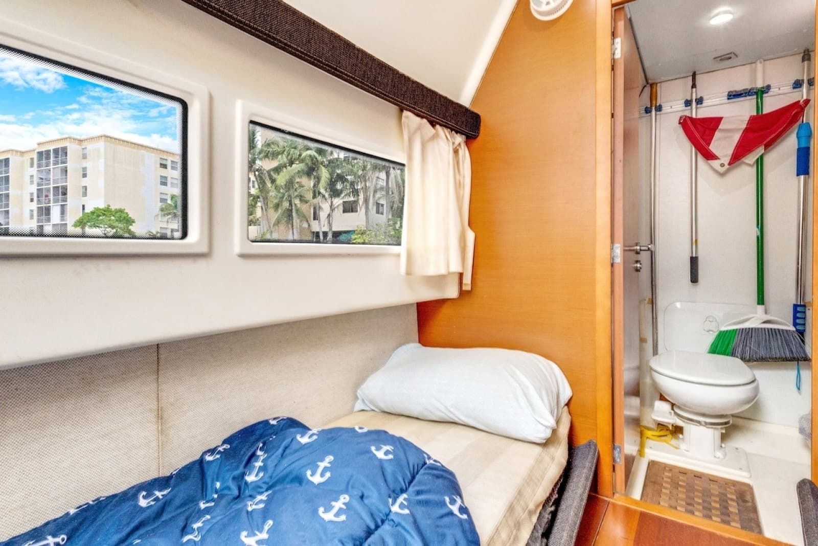 2011 Prestige 60 - Photo 78